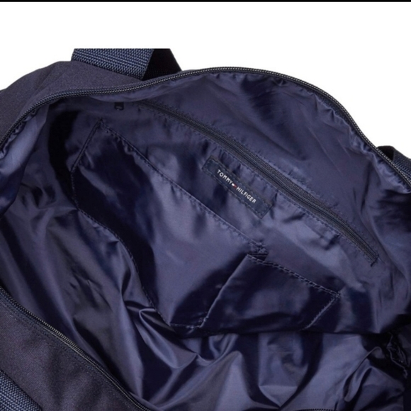 Tommy Hilfiger “ROCKY” duffel bag in Navy Blazer - Picture 5 of 6